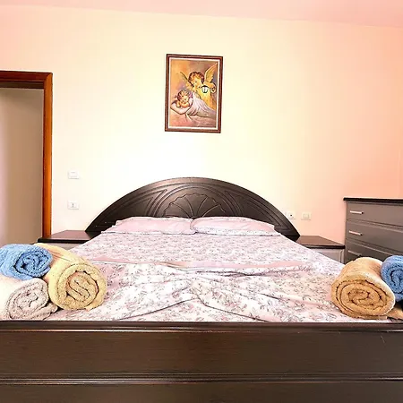 Vlora's Authentic Abode Vlorë