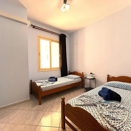 Vlora's Authentic Abode Apartment