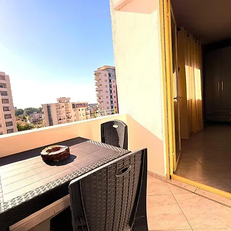 Vlora's Authentic Abode Appartement *
