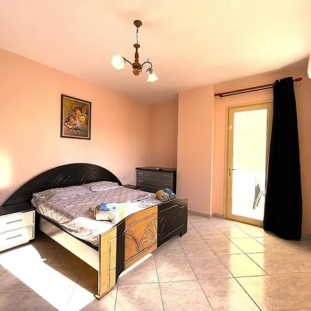 Vlora's Authentic Abode * Vlorë