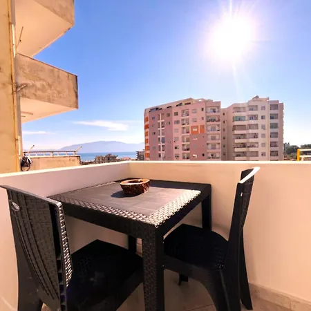 Vlora's Authentic Abode Appartement Vlorë